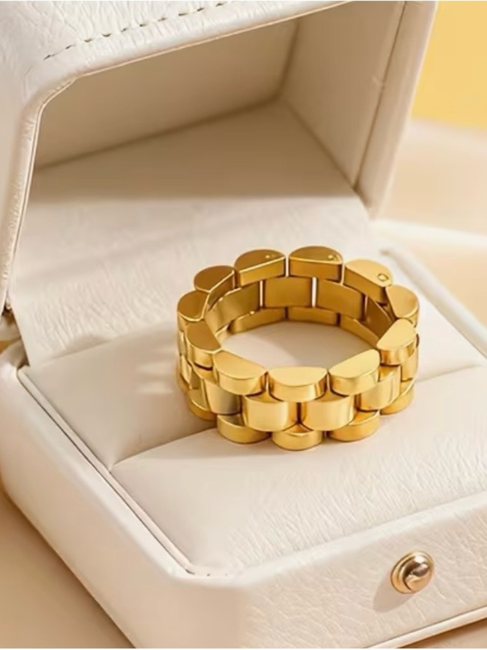 Gold Tone Link Ring